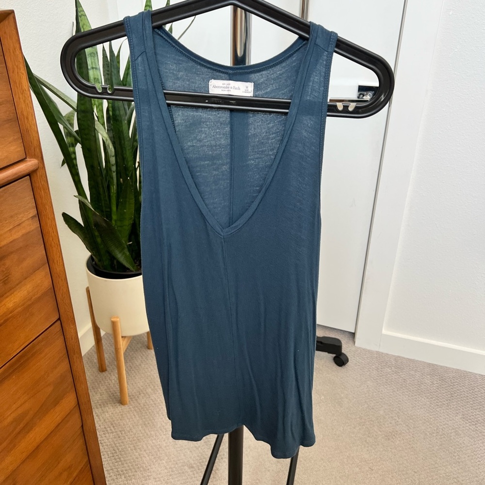 Abercrombie oversized Vneck tank